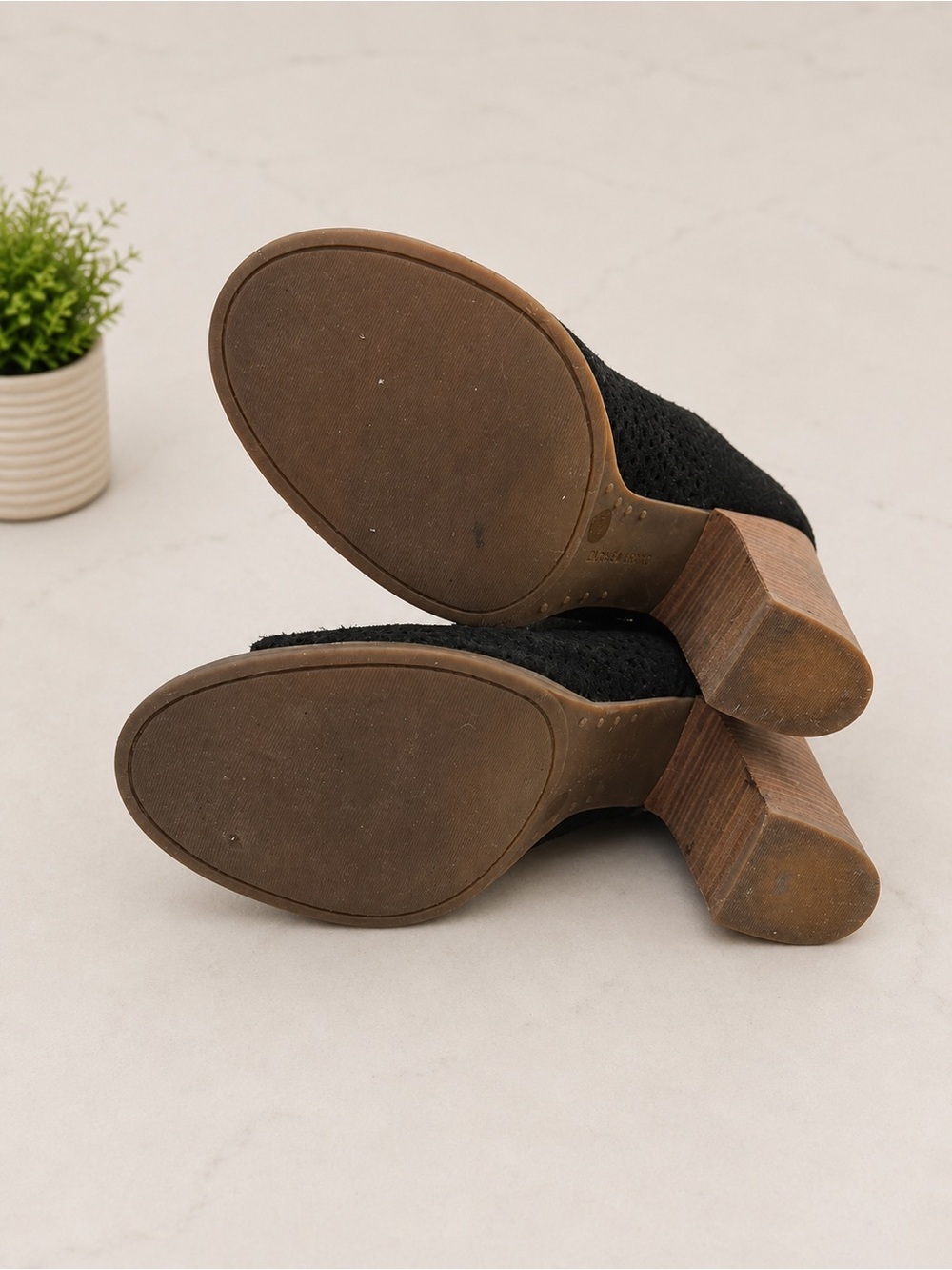 Lucky Brand Black Perforated Suede Peep Toe Booties Stacked Heel Womens Size 9 - Picture 5 of 5